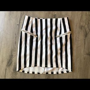 Striped mini skirt